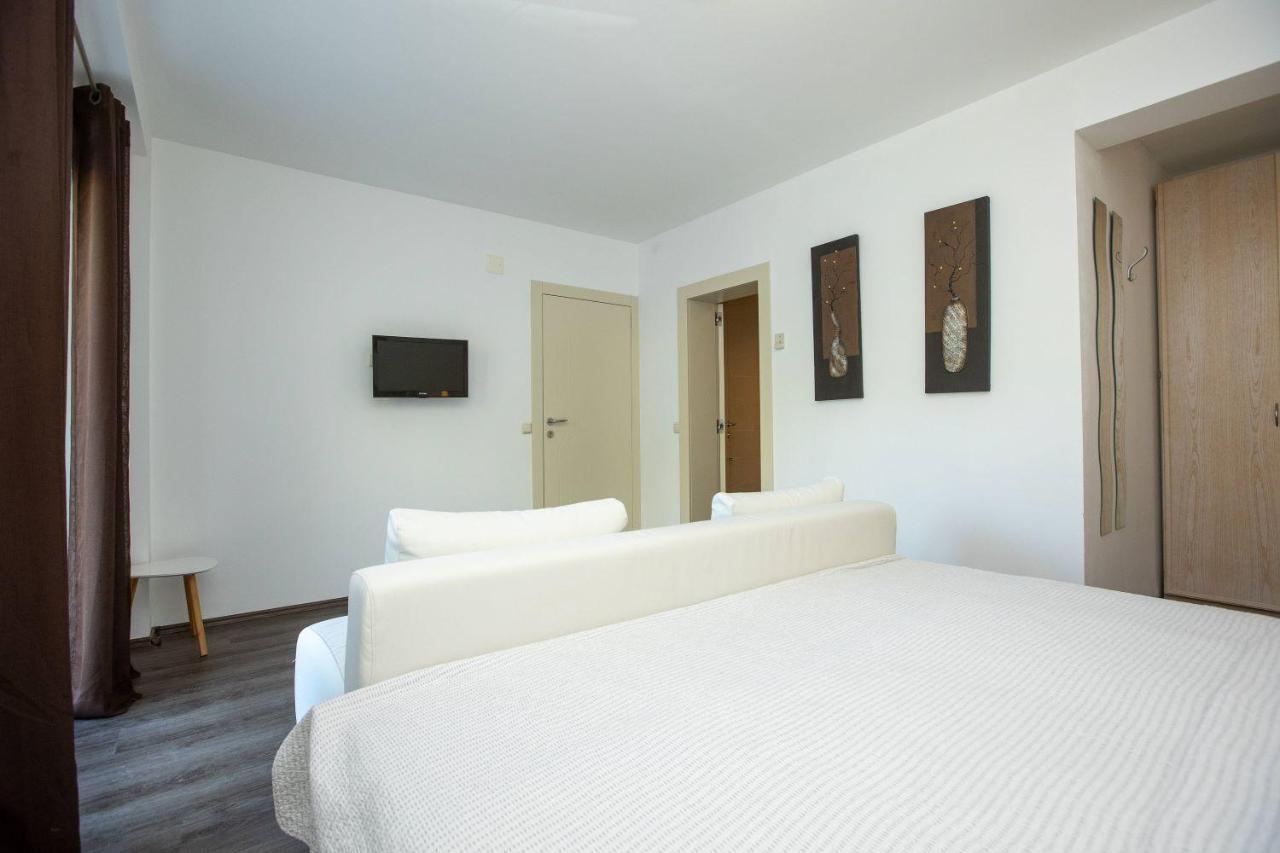 Apartments Mosor Omis Exterior photo