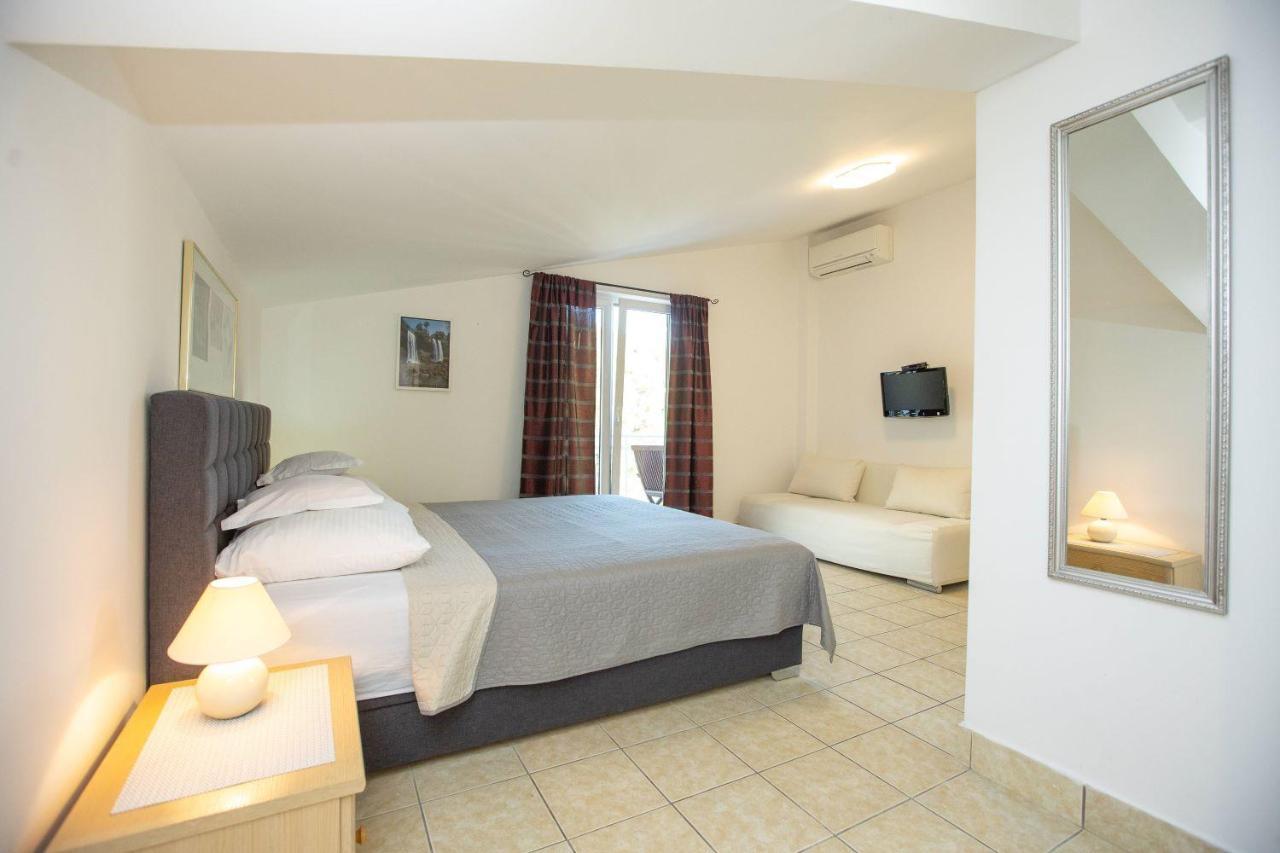 Apartments Mosor Omis Exterior photo
