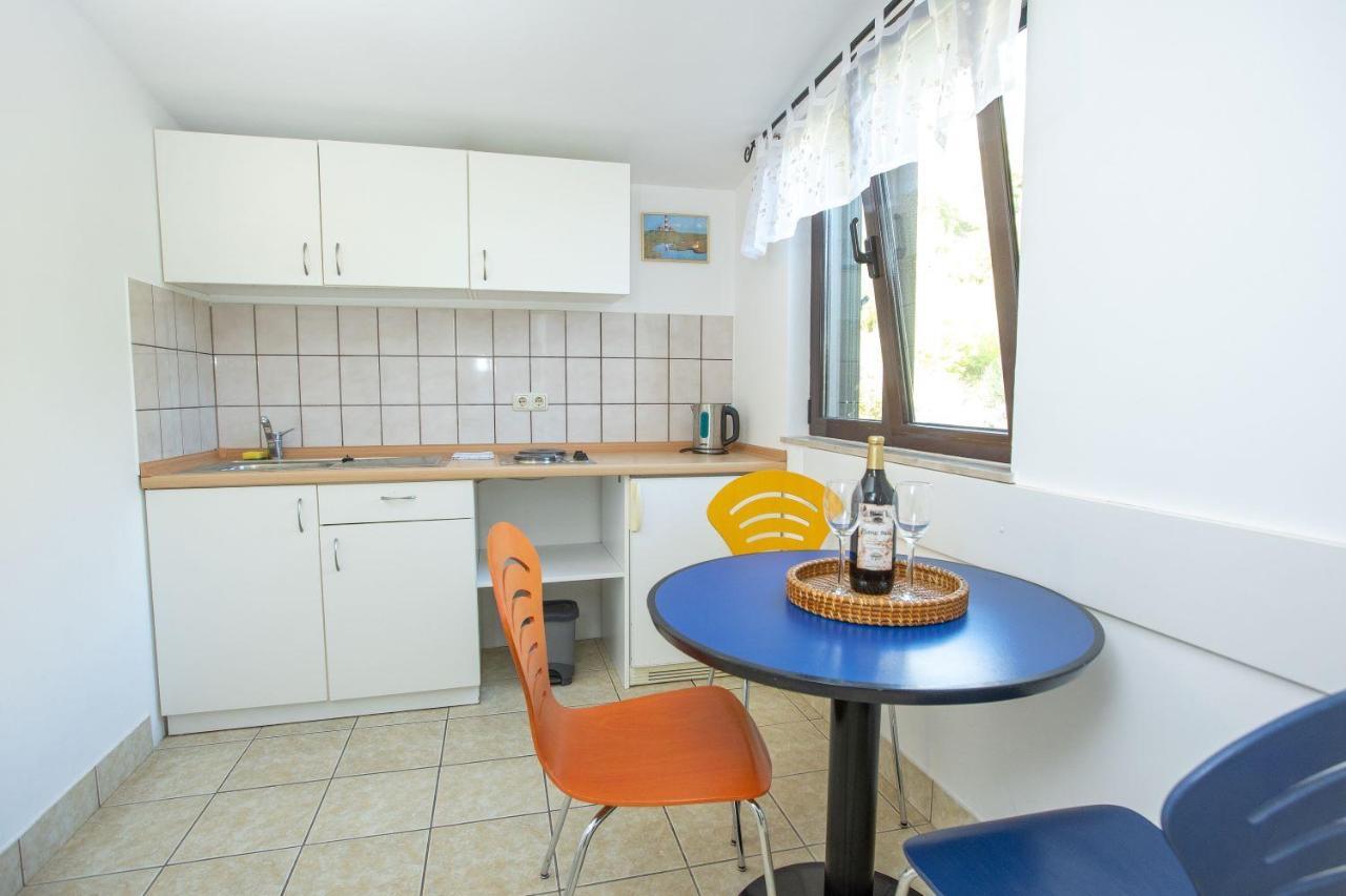 Apartments Mosor Omis Exterior photo