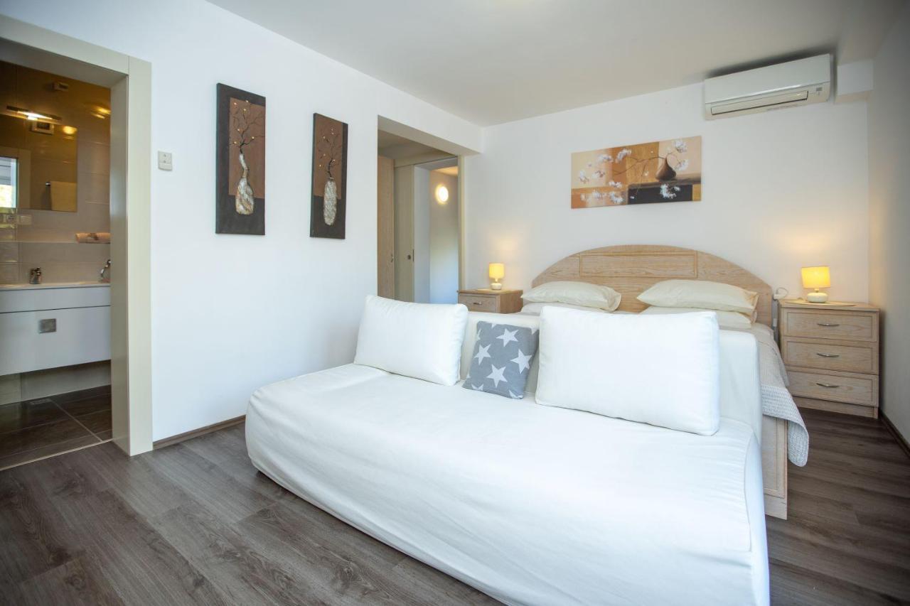Apartments Mosor Omis Exterior photo