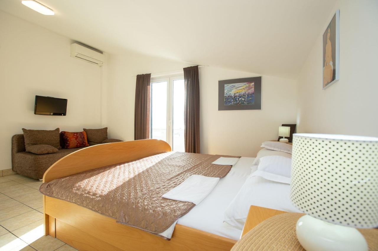 Apartments Mosor Omis Exterior photo